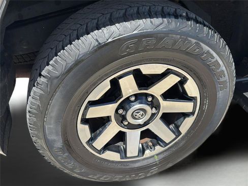 Used 2019 Toyota 4Runner TRD Off-Road Premium AWD/4WD image 42