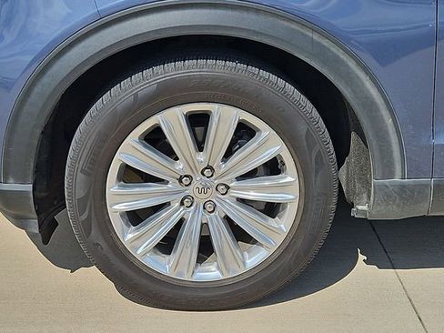 Used 2021 Ford Explorer King Ranch w/ Premium Technology Package image 7