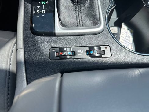 Used 2016 Toyota Highlander Limited AWD/4WD image 27