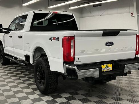 Used 2023 Ford F250 XLT AWD/4WD image 3