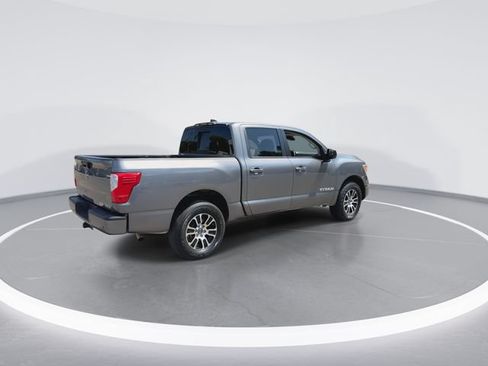 Used 2024 Nissan Titan SV AWD/4WD image 8