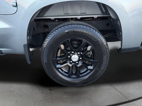Used 2023 Chevrolet Silverado 1500 LT AWD/4WD image 30