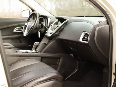 Used 2015 Chevrolet Equinox LT w/ Chrome Appearance Package image 29