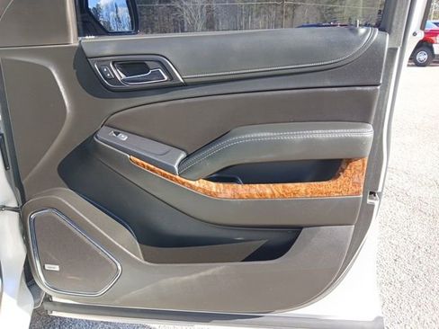 Used 2019 Chevrolet Suburban Premier w/ Premier Plus Edition image 43