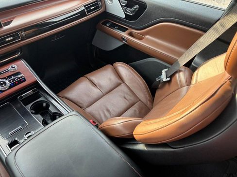 Used 2022 Lincoln Aviator Reserve w/ Equipment Group 201A image 15