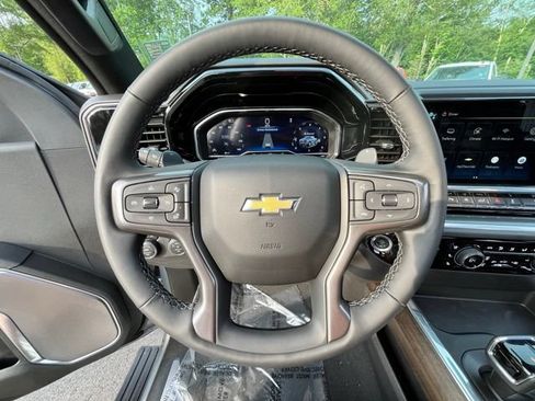 Used 2025 Chevrolet Silverado 1500 High Country w/ High Country Premium Package AWD/4WD image 29
