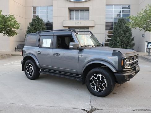 Used 2023 Ford Bronco Outer Banks AWD/4WD image 1