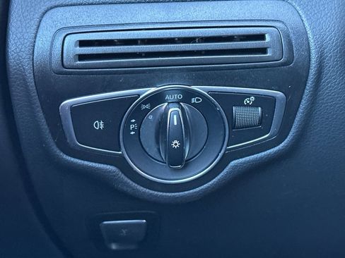 Used 2022 Mercedes-Benz GLC 300 GLC 300 image 30