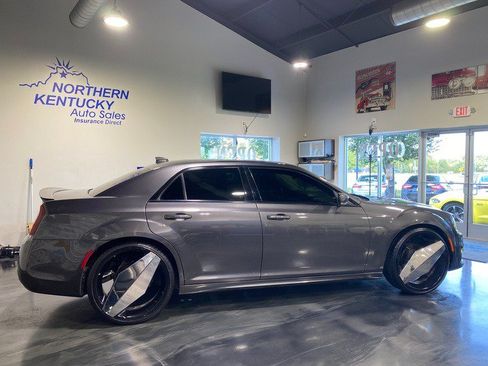 Used 2022 Chrysler 300 Touring L w/ Popular Equipment Group RWD image 4