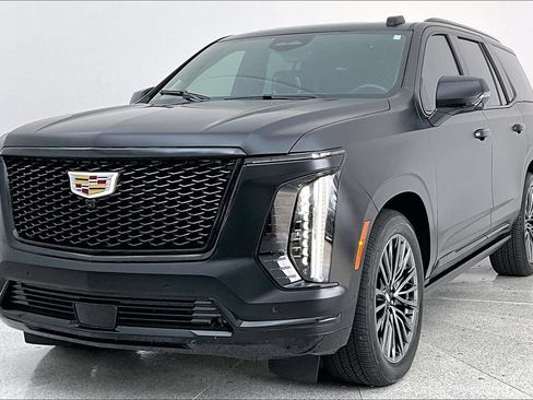 Used 2025 Cadillac Escalade Sport Platinum AWD/4WD image 14