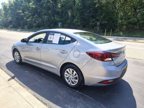 Used 2020 Hyundai Elantra SE FWD image 7