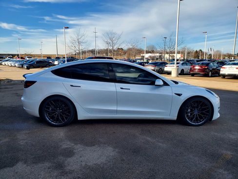 Used 2018 Tesla Model 3 Long Range image 4
