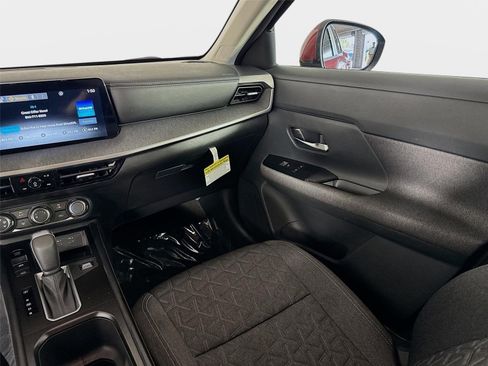 Certified 2025 Nissan Kicks SV AWD/4WD image 22