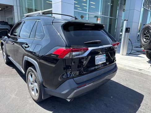 Used 2021 Toyota RAV4 Limited AWD/4WD image 11