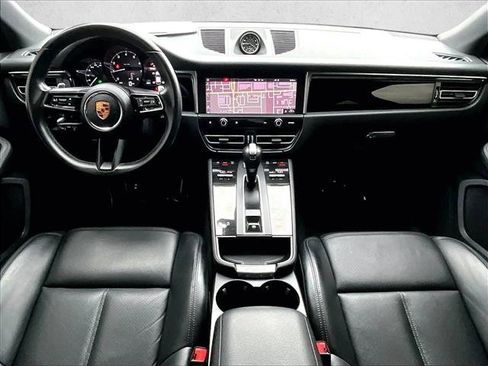 Used 2023 Porsche Macan image 16