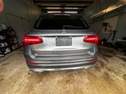 Used 2019 Mercedes-Benz GLC 300 4MATIC image 5