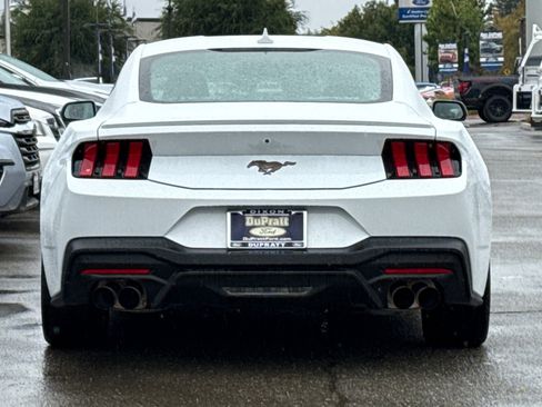 Used 2024 Ford Mustang Premium image 5