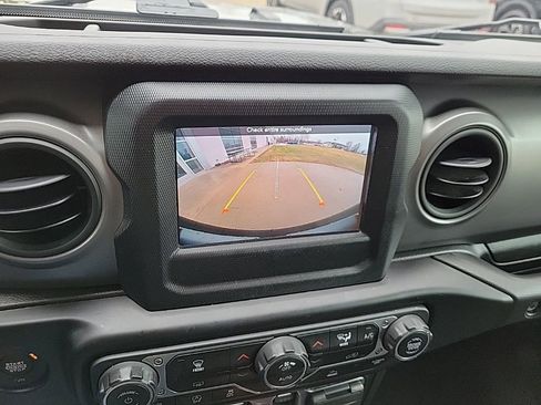 Used 2021 Jeep Wrangler Unlimited Sport image 19