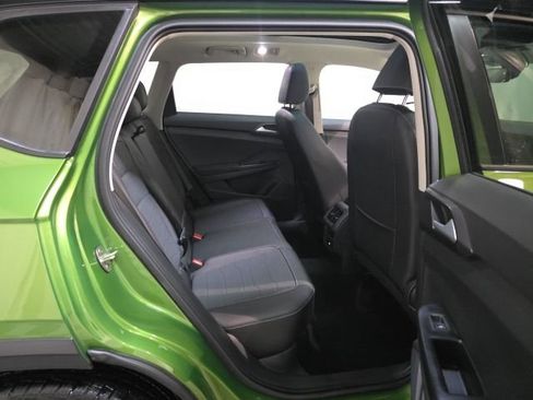 Used 2025 Volkswagen Taos SE image 32