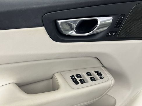 Certified 2024 Volvo XC60 B5 Plus image 16