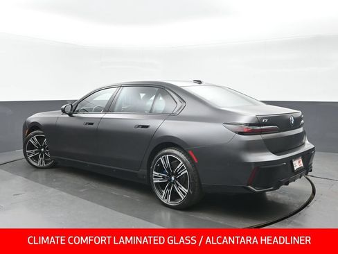 Used 2023 BMW i7 xDrive60 AWD/4WD image 5