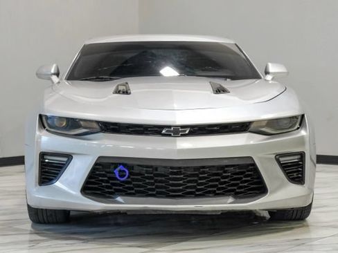 Used 2018 Chevrolet Camaro SS RWD image 9