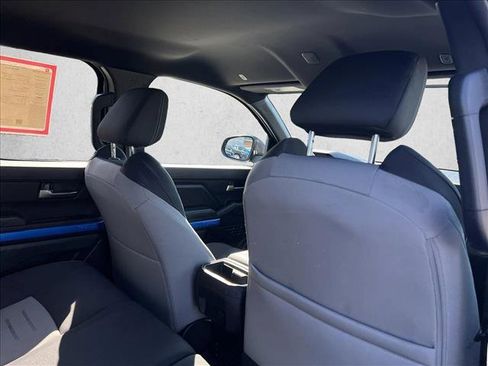 Certified 2025 Toyota Tacoma TRD Off-Road AWD/4WD image 23