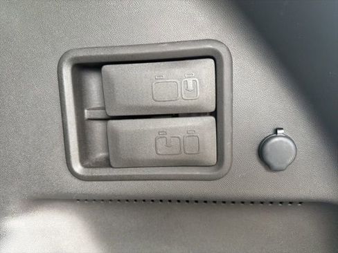 Used 2022 GMC Terrain SLT image 12