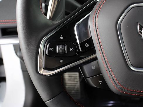 Used 2025 Chevrolet Corvette Stingray image 8