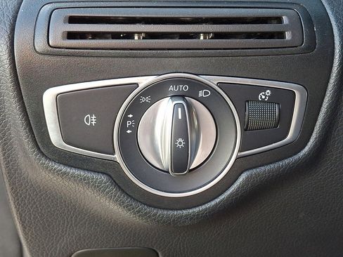 Used 2022 Mercedes-Benz GLC 43 AMG 4MATIC image 30