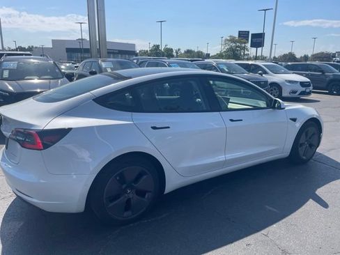 Used 2022 Tesla Model 3 Long Range AWD/4WD image 2