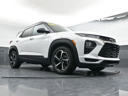 Used 2023 Chevrolet TrailBlazer RS w/ Sun and Liftgate Package image 28