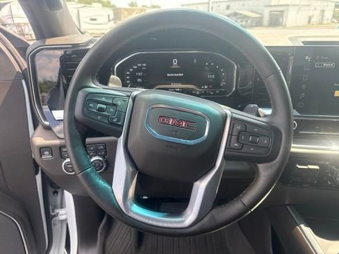 Used 2024 GMC Sierra 1500 SLT w/ SLT Premium Plus Package AWD/4WD image 29