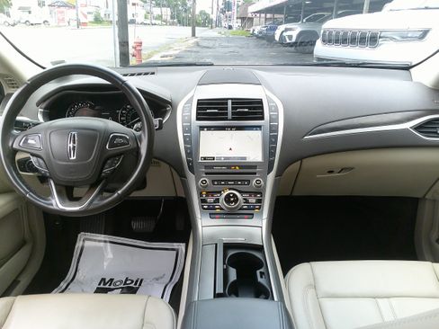 Used 2017 Lincoln MKZ Select w/ Technology Package FWD image 19