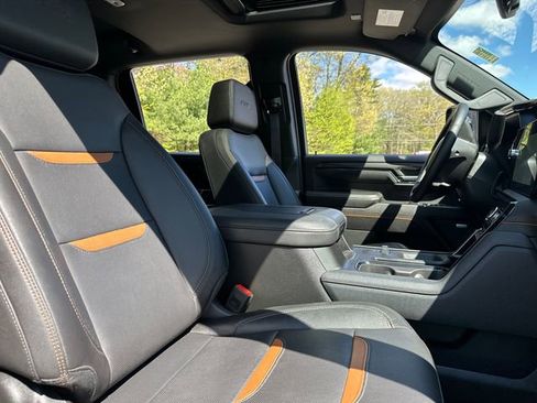 Used 2024 GMC Sierra 3500 AT4 w/ AT4 Premium Plus Package AWD/4WD image 17