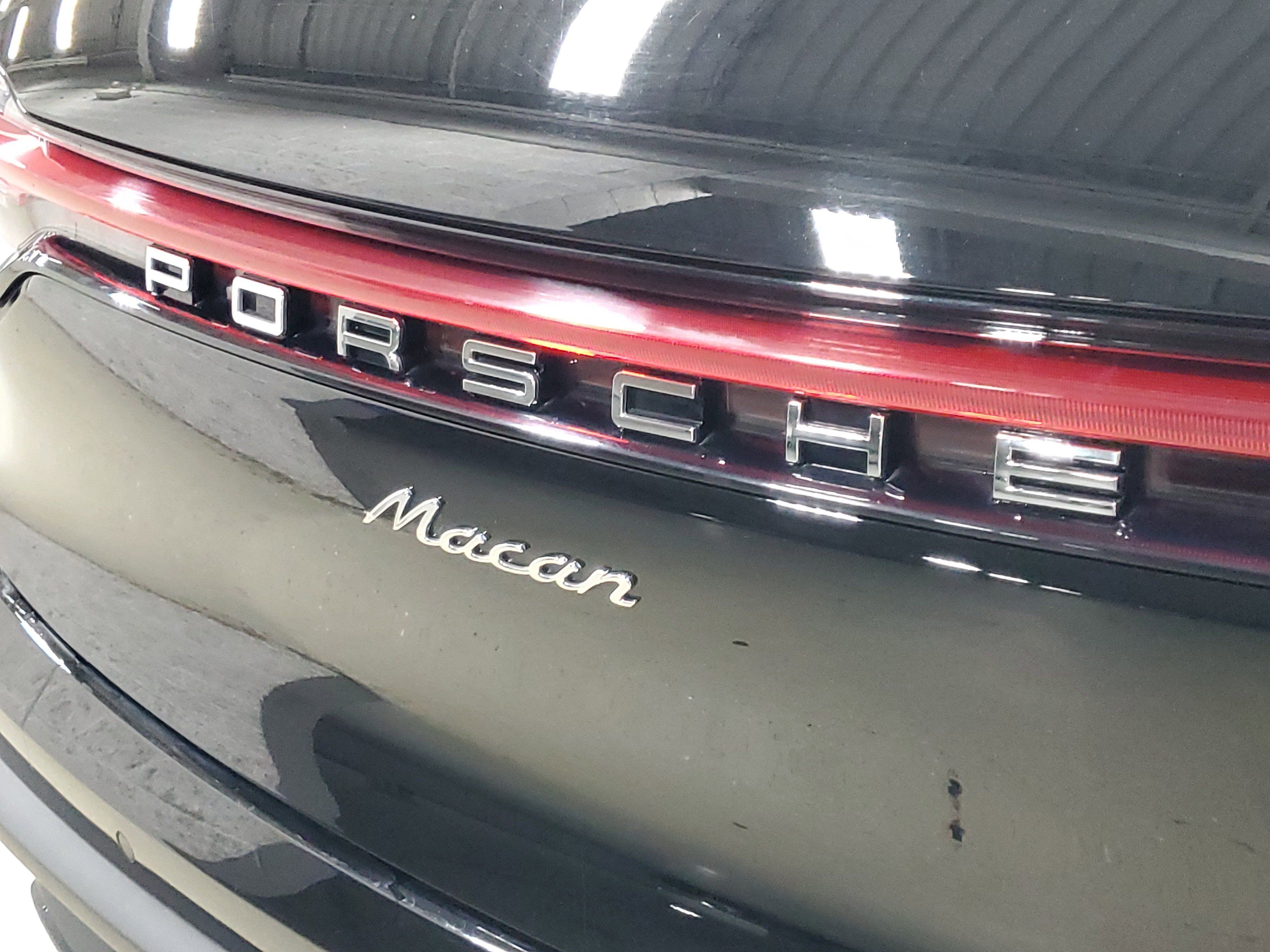 Used 2025 Porsche Macan AWD/4WD image 7
