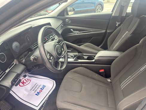 Used 2023 Hyundai Elantra SEL w/ Convenience Package FWD image 14