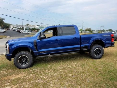 New 2026 Ford F250 Platinum w/ Tremor Off-Road Package image 4