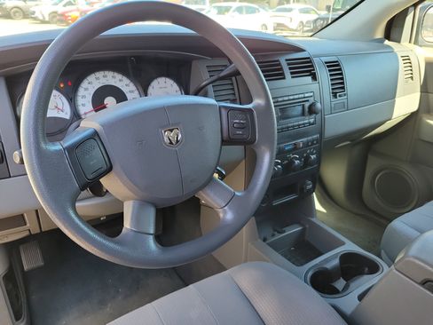 Used 2006 Dodge Durango SXT image 2