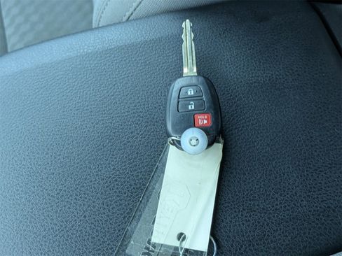 Used 2023 Toyota Tacoma TRD Sport image 33