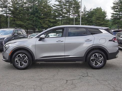 Used 2025 Kia Sportage LX AWD/4WD image 16