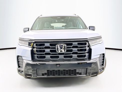 Used 2026 Honda Pilot Sport image 5