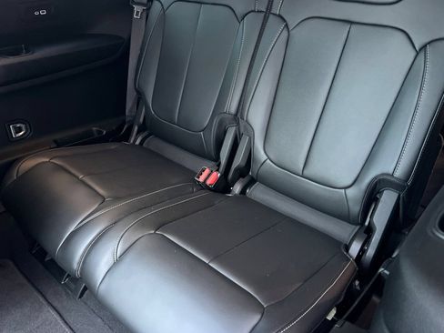 Used 2022 Jeep Grand Cherokee L Limited RWD image 20