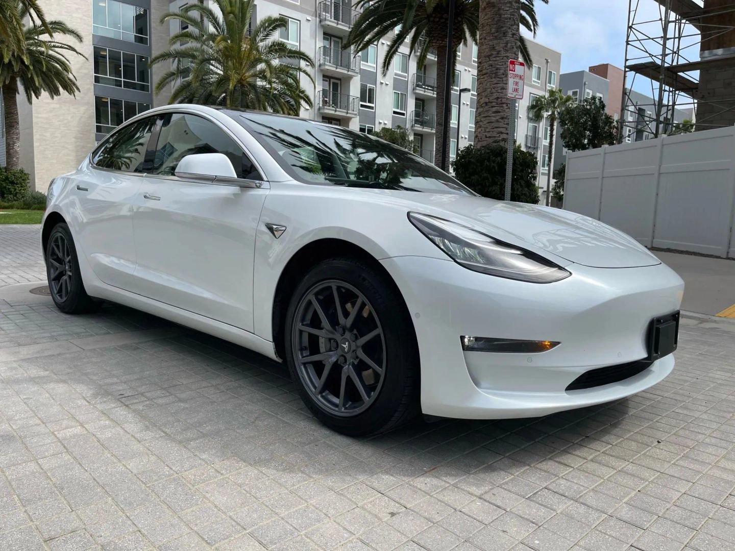 Used 2020 Tesla Model 3 Standard Range Plus RWD image 3