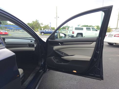 Used 2018 Honda Accord EX-L image 11