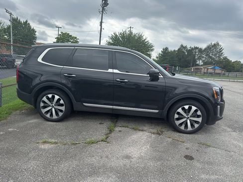 Used 2021 Kia Telluride S AWD/4WD image 2