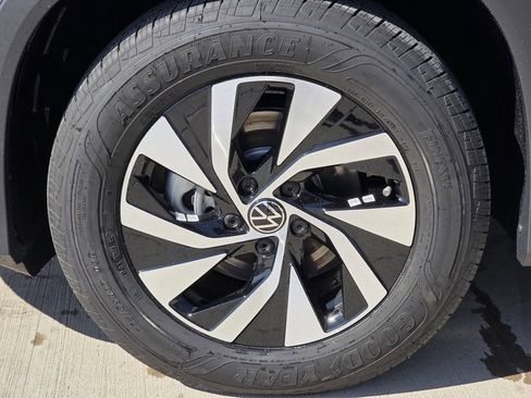 New 2026 Volkswagen Tiguan S FWD image 9