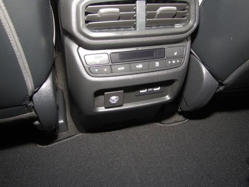 Certified 2023 Honda Pilot Elite image 17