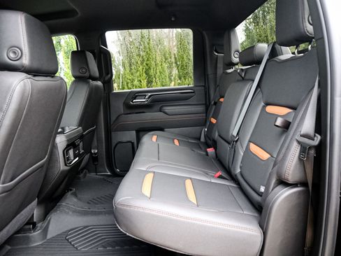 Used 2026 GMC Sierra 2500 AT4 w/ Max Trailering Package image 8