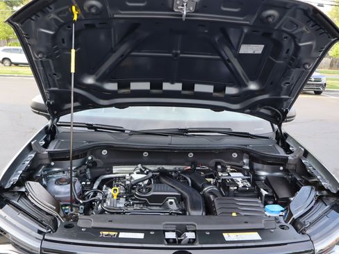 Certified 2025 Volkswagen Taos S AWD/4WD image 10